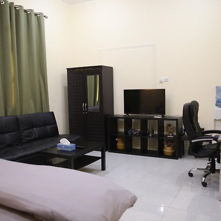 Luxury Private Studio Apartment Close To Airport Abu Dhabi Esterno foto