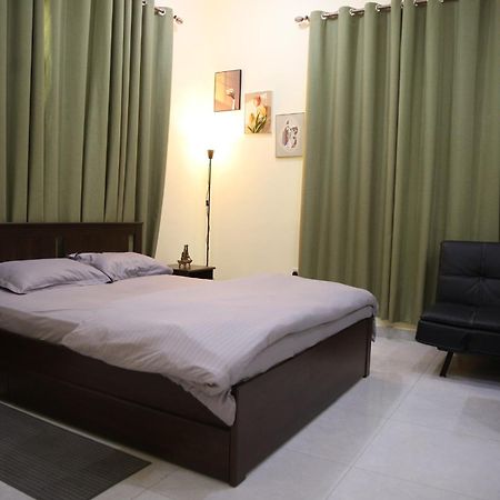 Luxury Private Studio Apartment Close To Airport Abu Dhabi Esterno foto