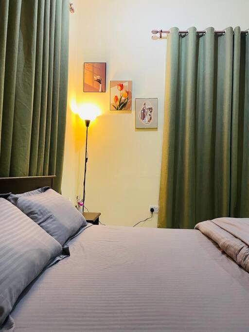 Luxury Private Studio Apartment Close To Airport Abu Dhabi Esterno foto