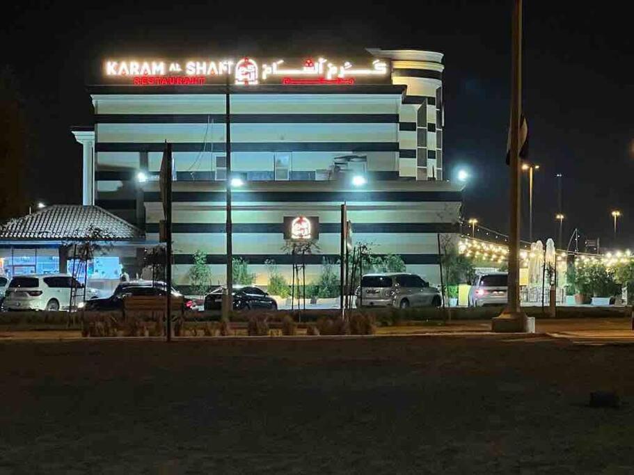 Luxury Private Studio Apartment Close To Airport Abu Dhabi Esterno foto