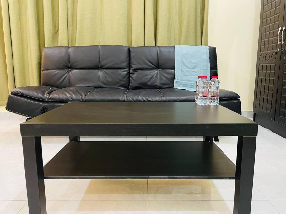 Luxury Private Studio Apartment Close To Airport Abu Dhabi Esterno foto