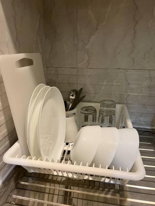 Luxury Private Studio Apartment Close To Airport Abu Dhabi Esterno foto