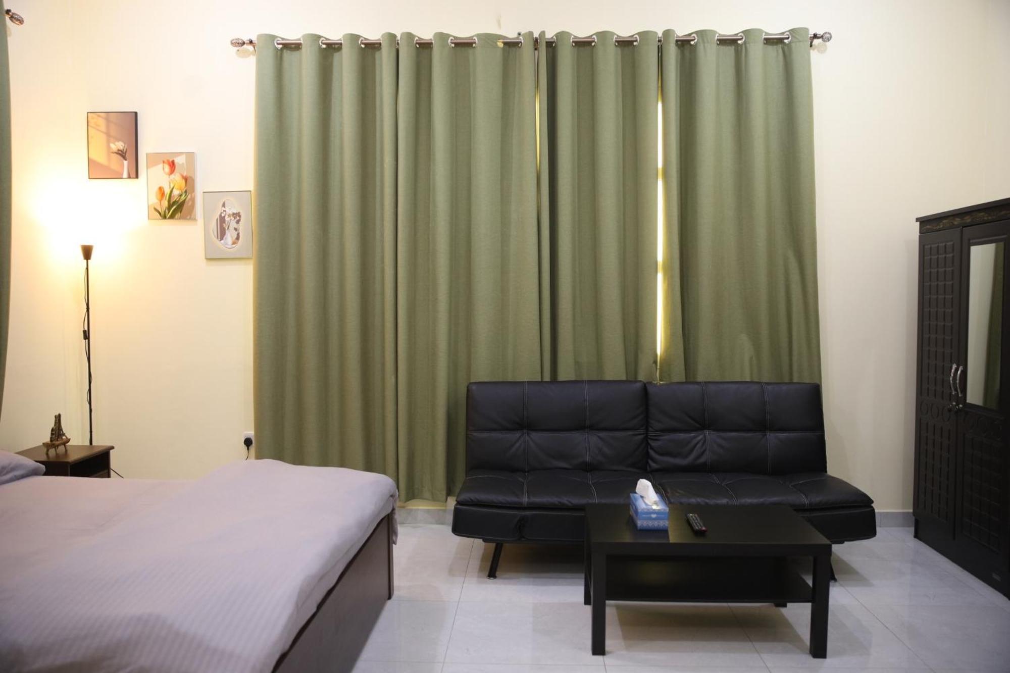 Luxury Private Studio Apartment Close To Airport Abu Dhabi Esterno foto