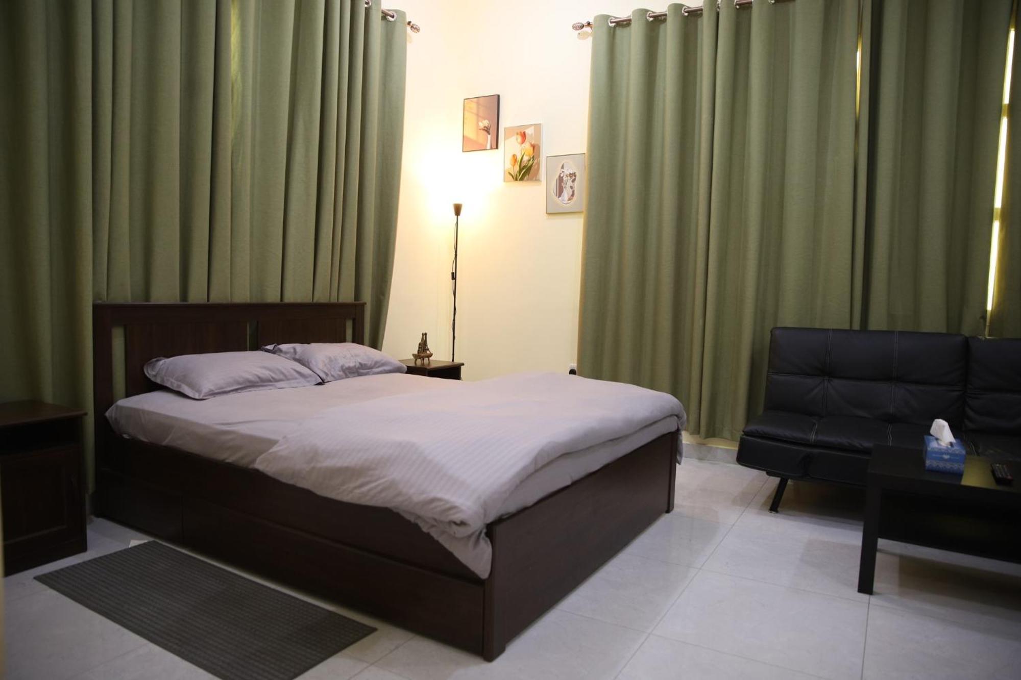 Luxury Private Studio Apartment Close To Airport Abu Dhabi Esterno foto